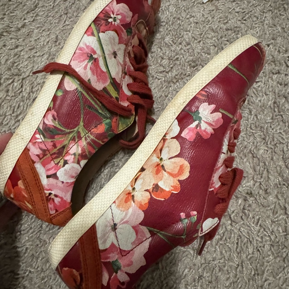 Gucci Women's Floral Red Sneakers - Picture 3 of 9